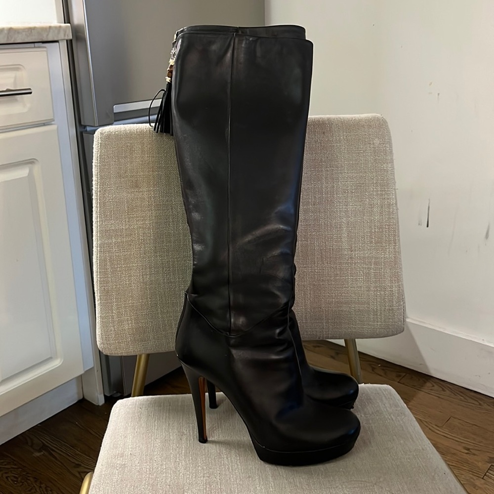 Gucci high boots with tassels worn a few times